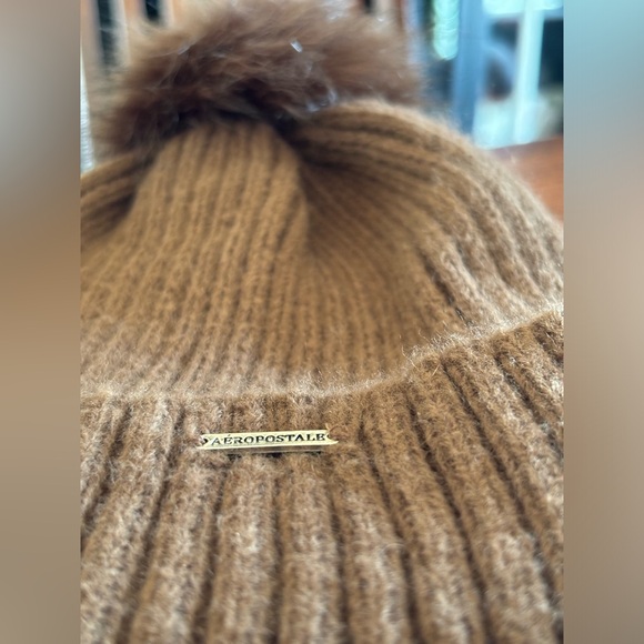 Aéropostale touque with Pom Pom - Picture 2 of 2